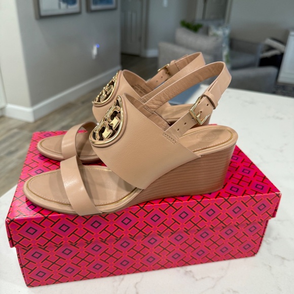 Tory Burch wedge Sandel - Picture 2 of 6